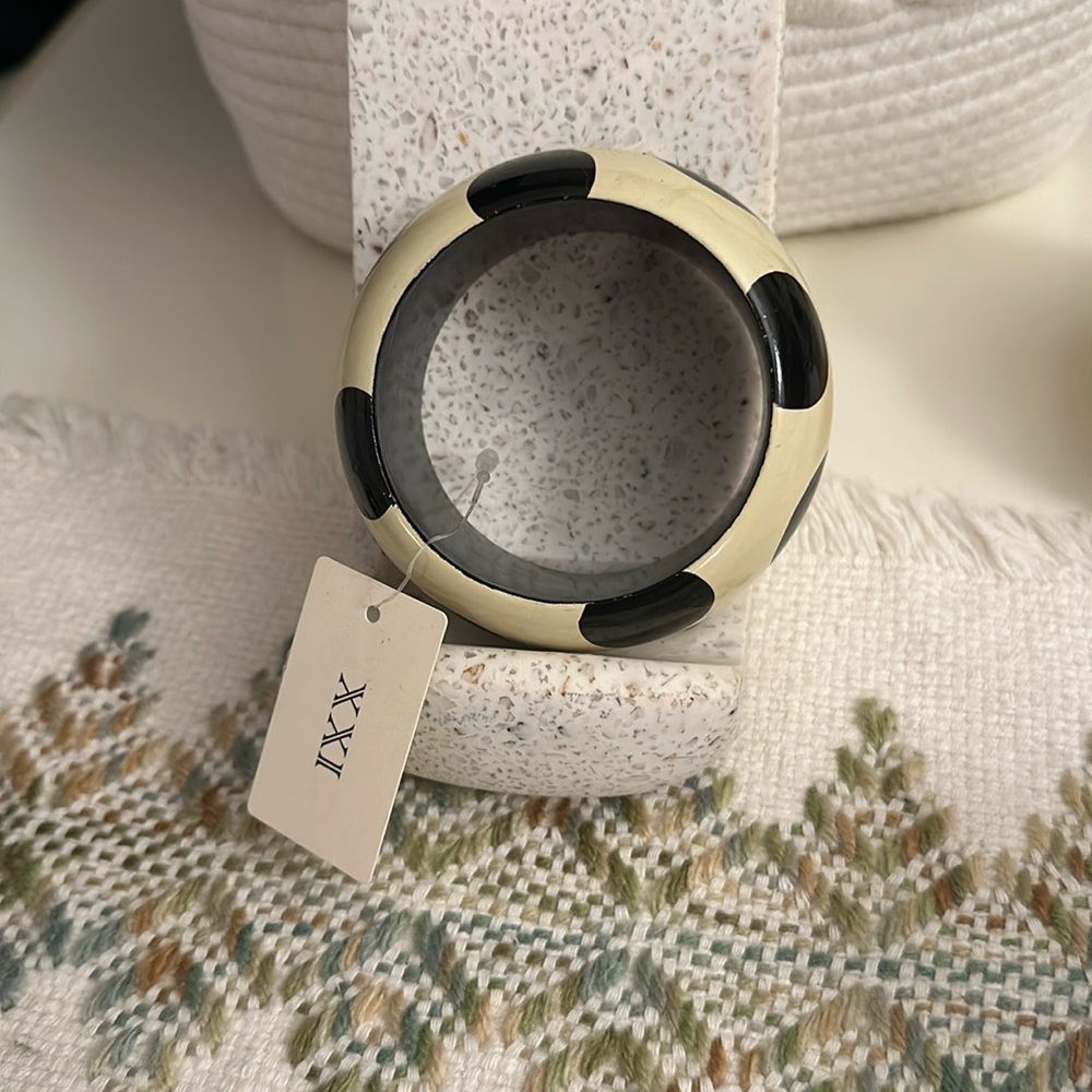 NWT XXI bracelet